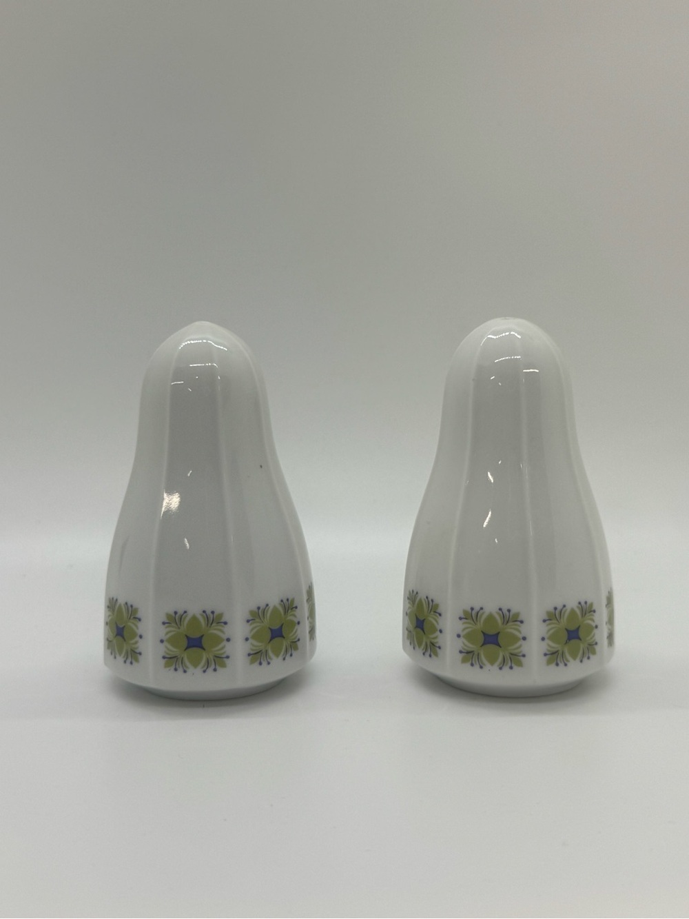 Vintage Mid-Century Modern Ceramic Salt & Pepper Shakers Geometric Pattern